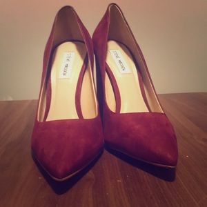 STEVE MADDEN Block Heels in Wine